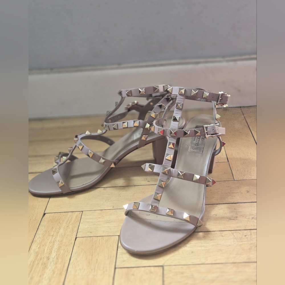 Valentino Garavani Rockstud Nude Studded Block Heel Sandals